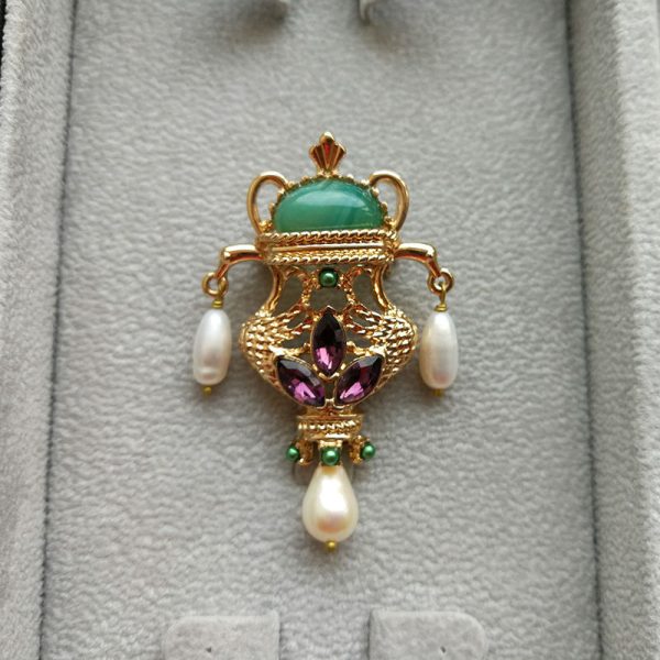 Baroque Style Freshwater Pearl and Jade Brooch - Image 5